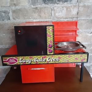 Vintage 1970's Betty Crocker Easy Bake Oven